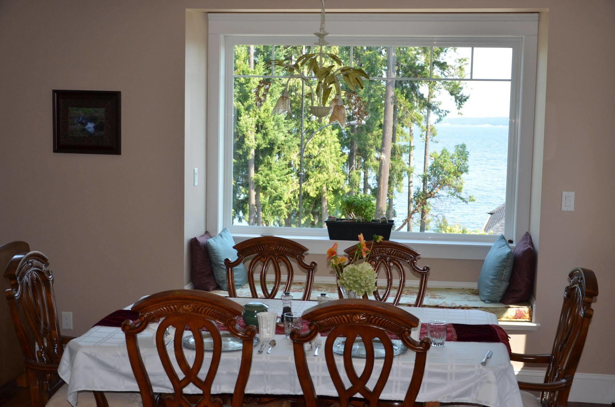 Eagle Rock Bed And Breakfast Chemainus Exterior photo